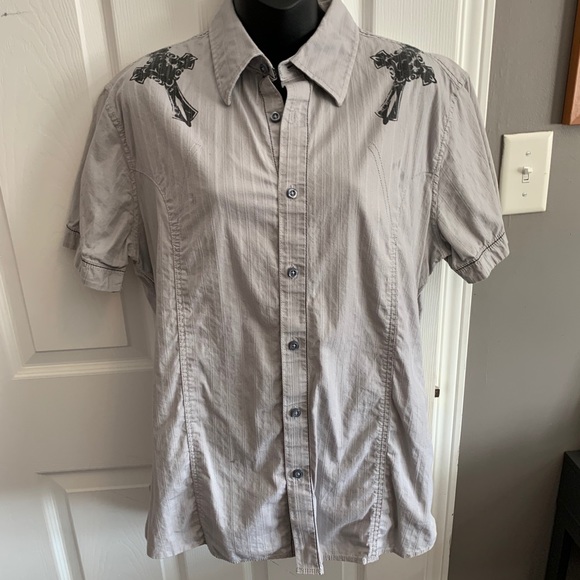 3/15$ Two a.m. Men’s button shirt with detail - Picture 2 of 11